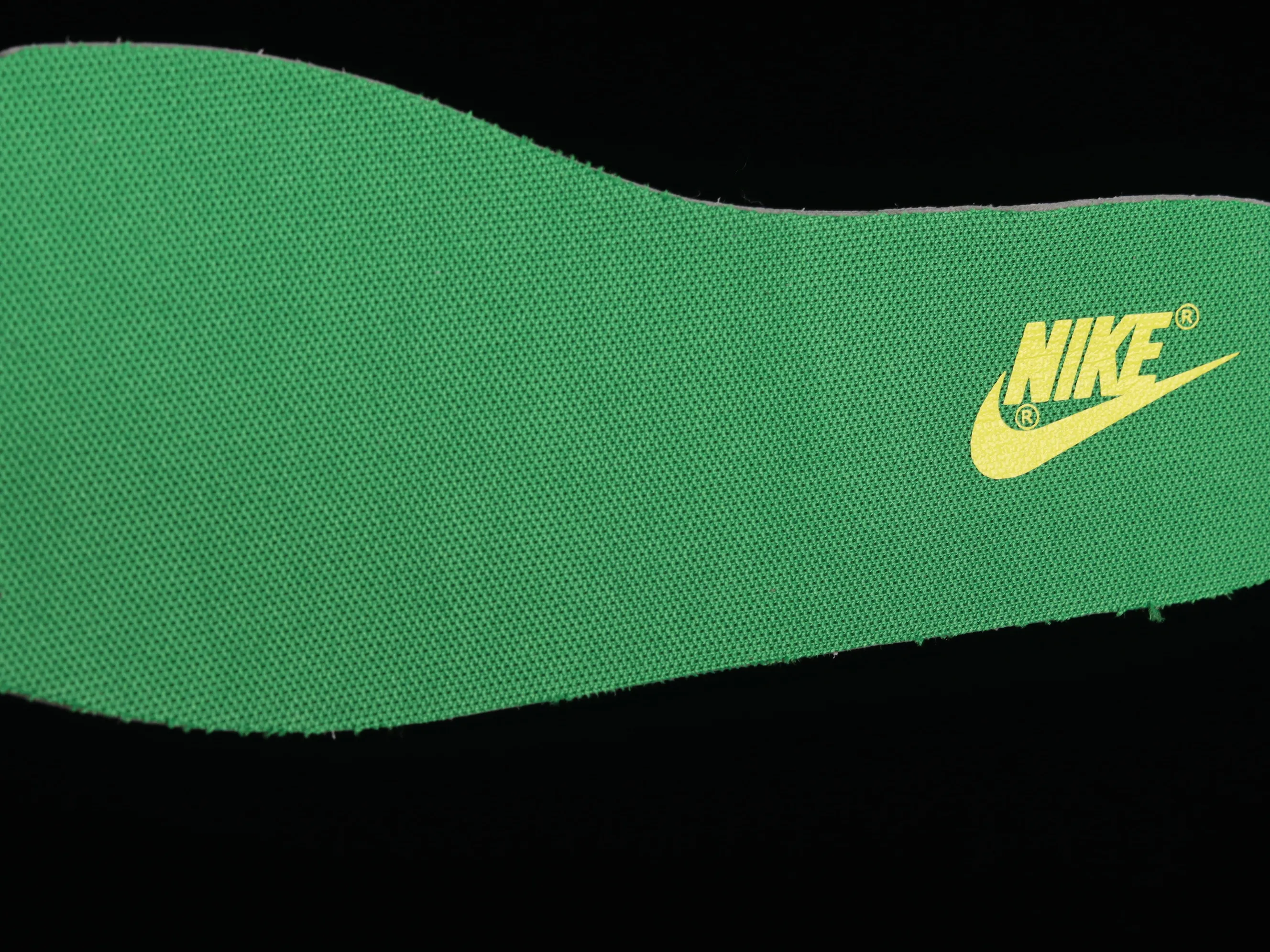 All categories Nk SB Dunk series Nk SB Dunk Low low-top sneakers C version Nk SB Dunk Low "Reverse Brazil" Passionate Samba Brazil SB low-top sports and leisure sneakers DV0833-300